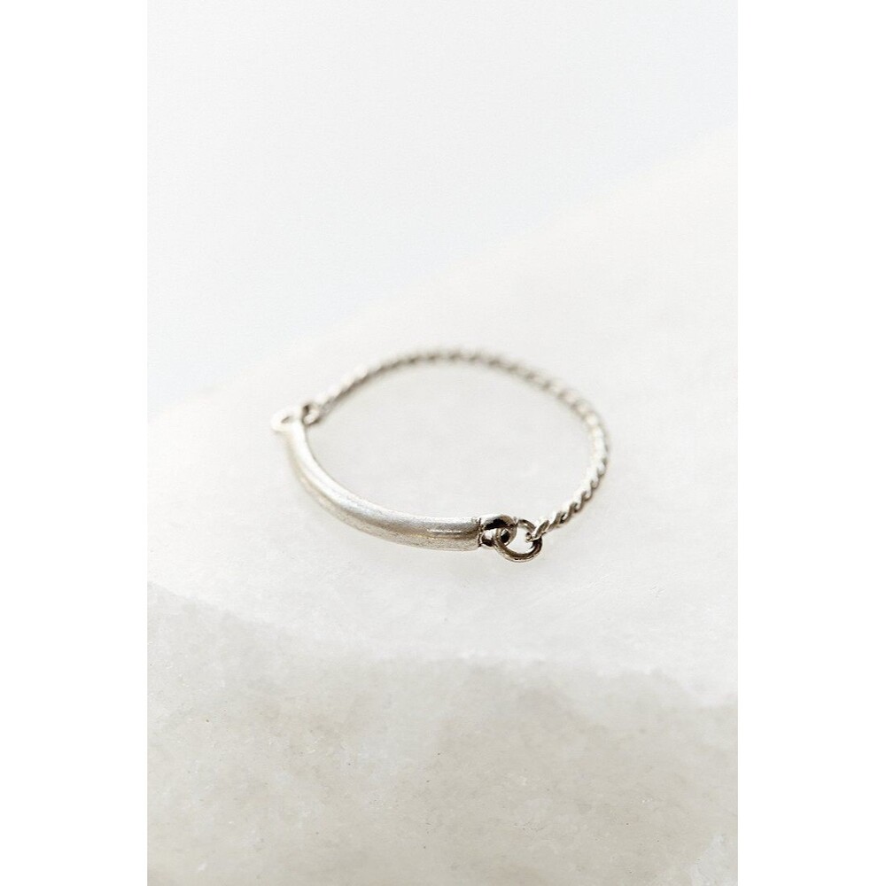 Urban Outfitter Women's Delicate Rope Ring Antique Silver NWT $29.00 Sz 5.5